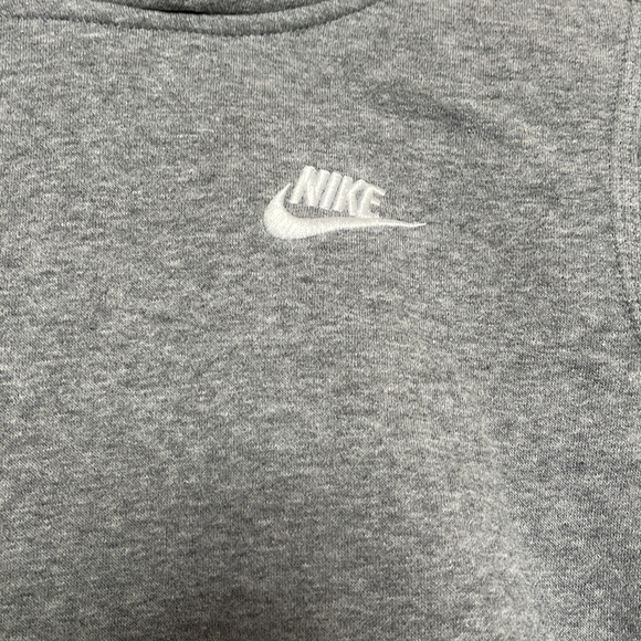 Nike Signature Pullover Gray Hoodie With White Embroidered Swoosh Youth Medium - Picture 2 of 7